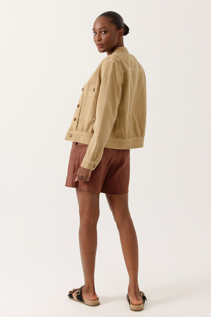 CHAQUETA CORTA DELVIANA COLOR BEIGE 2